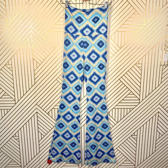 Intermix Geometric Print Wide Leg Pants in Blue - Picture 2 of 8